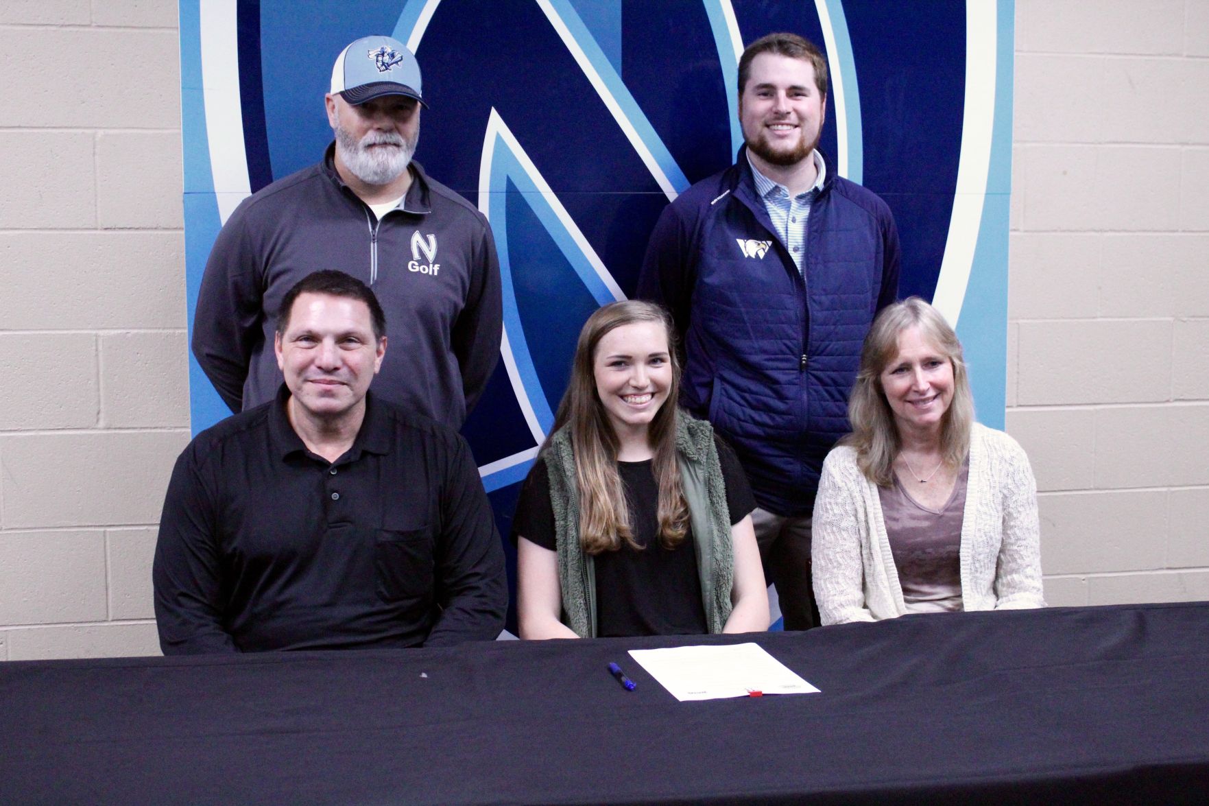 Smith signs golf scholarship at Arkansas school